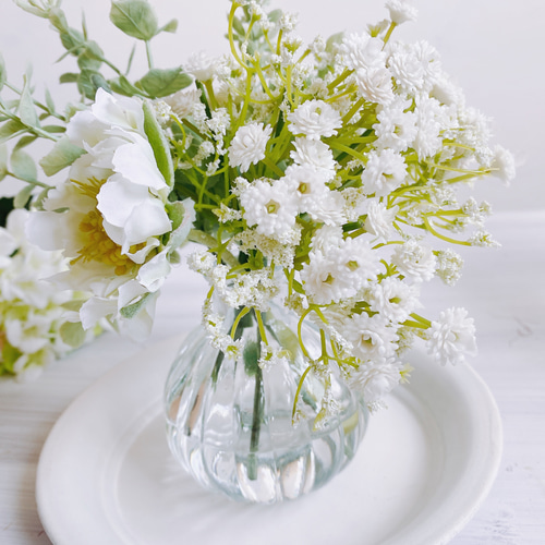 ○ お花のあるシンプルな暮らしを (ユーカリ&カスミソウ)