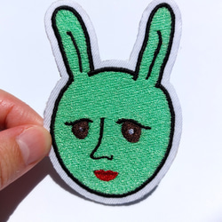 宇宙色のウサギ 大サイズ ワッペン 刺繍 アップリケ オリジナル ホームメイド 兎 うさぎ 面白い 個性的 4枚目の画像