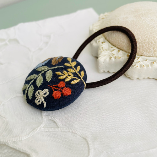ミントカラー薔薇刺繍2.7センチくるみボタンヘアゴム2点セット 250a71a288375f518371df9fccaa67