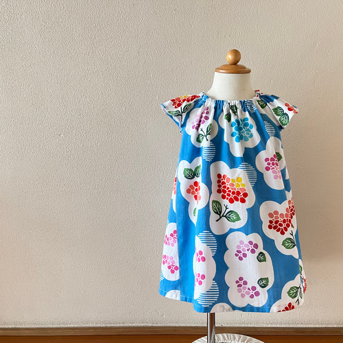 子供 浴衣地スモックワンピース 注染紫陽花（水色地） 80～90〈受注