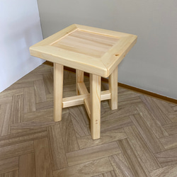 木製スツール/椅子【高め&スリム&ステップ付】【寄木装飾/寄木細工