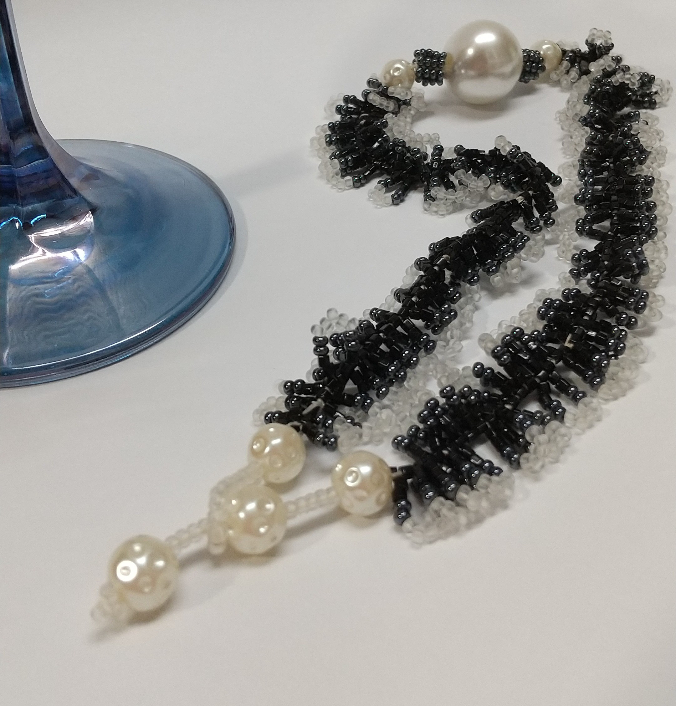 モノトーンのビーズチョーカーネックレス　パーティー結婚式に　金属アレルギー対応