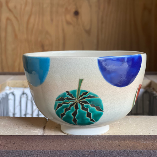 抹茶茶碗　抹茶椀　' 色絵　水玉　スイカ' 茶道具 色絵『青楓』抹茶盌 / ことよりモール