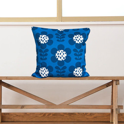 森林坐墊抽象花卉設計背藍色 – 絲柏香味 – 第4張的照片