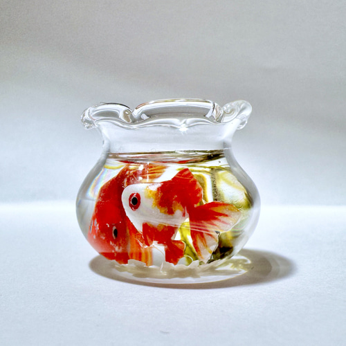 PIXTA ホビー・楽器・アート ガラス工芸☆泳ぐ金魚の置物