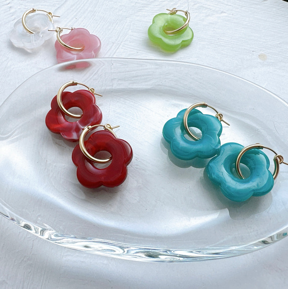 再再販♪Flowerリングピアス～colorful resin～◇14kgfフープ 3枚目の画像