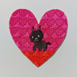 頷くハート ピンク ワッペン アップリケ パッチ 刺繍 可愛い カワイイ ホームメイド オリジナル 1枚目の画像