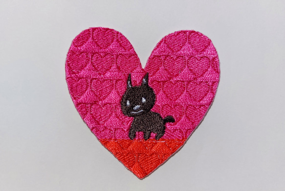 頷くハート ピンク ワッペン アップリケ パッチ 刺繍 可愛い カワイイ ホームメイド オリジナル 2枚目の画像