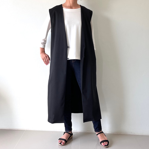 【美品】慈雨 ロングジレ アシンメトリー 前ボタン全開 スタンドカラー XL 黒 オールシーズン使える かっこいいロングジレ 黒 ポンチ素材 ストレッチ