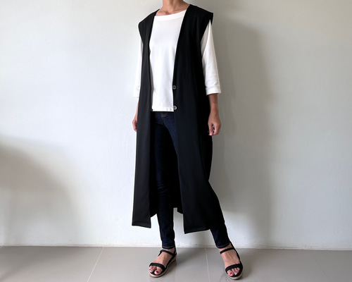 オールシーズン使える かっこいいロングジレ 黒 ポンチ素材 ストレッチ