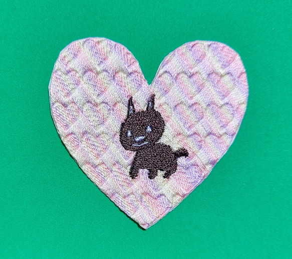 頷くハート 3色 パステル ワッペン アップリケ パッチ 刺繍 可愛い カワイイ かわいい ホームメイド オリジナル 9枚目の画像