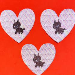 頷くハート 3色 パステル ワッペン アップリケ パッチ 刺繍 可愛い カワイイ かわいい ホームメイド オリジナル 5枚目の画像