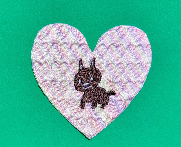 頷くハート 3色 パステル ワッペン アップリケ パッチ 刺繍 可愛い カワイイ かわいい ホームメイド オリジナル 7枚目の画像