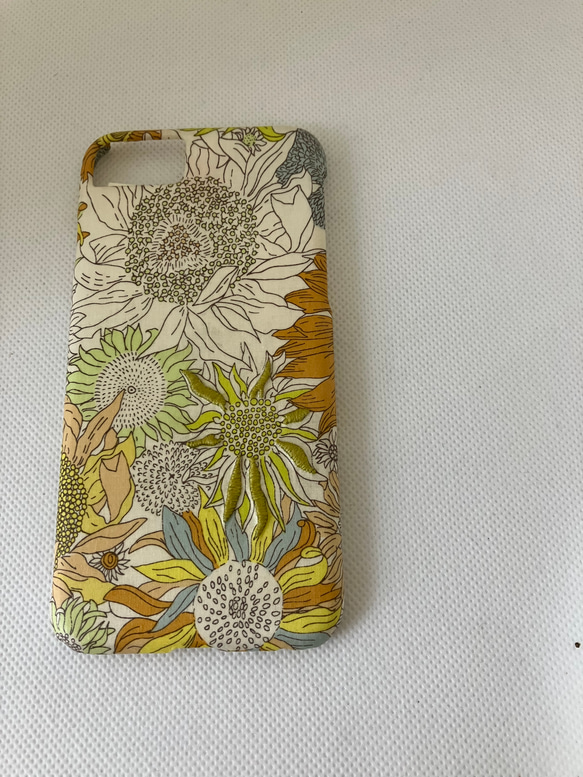 iPhone cover 1枚目の画像