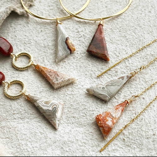 サージカルステンレス》トライアングルラグナレースアゲート揺れる