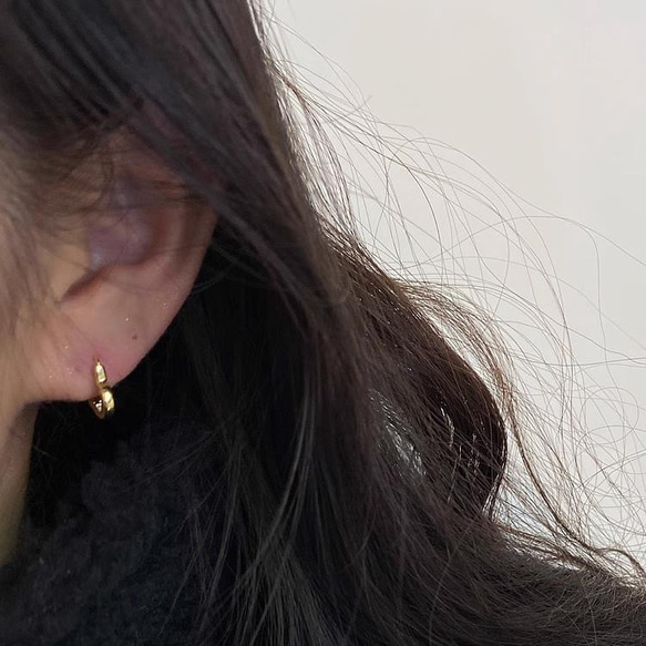 耳環心形 18K 手術不鏽鋼 316L 金屬防過敏耳環圈女士雙耳 第9張的照片