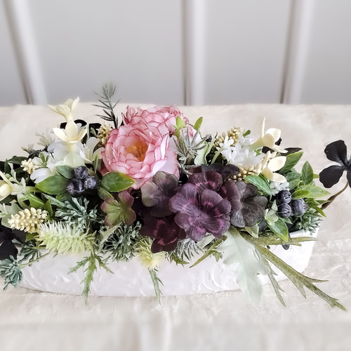 ラナンキュラスと白い小花のテーブルフラワー/造花/置き物/陶器 アート