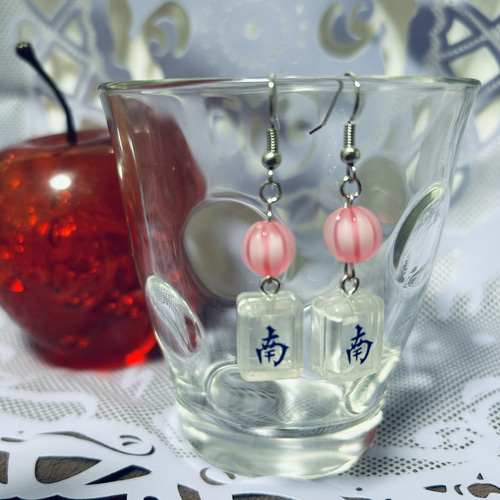 期間限定お値下げ中】麻雀牌アクセサリーピアス南 ピアス（フック 