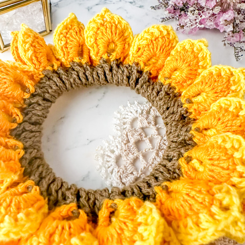 夏にピッタリ⭐︎ひまわりシュシュヘアゴムレディースパステルオレンジ