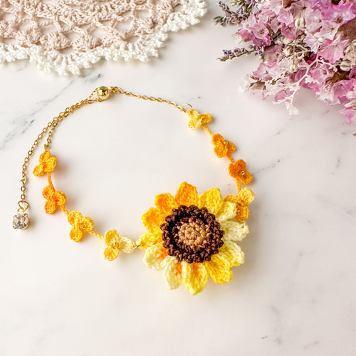 ひまわりと小花のお花畑 ブレスレット 夏 レース編み ブレスレット