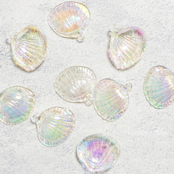 4個♡チャーム オーロラ クリスタル シェル 貝殻 チャーム Atelier