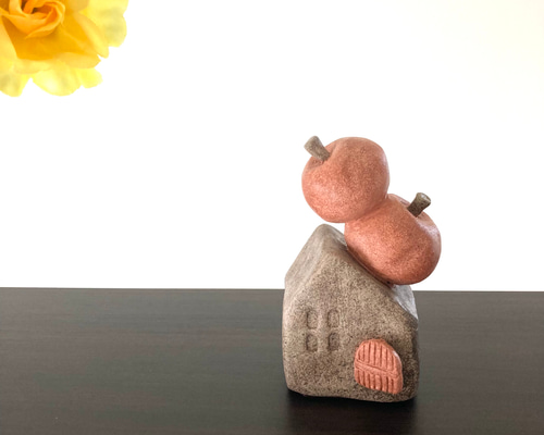 おうちにリンゴ積んじゃいました邸 りんごのオブジェ お家型の置物