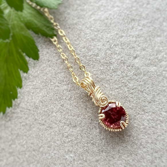 マラヤガーネットのネックレス シンプルで上品なワイヤーアクセサリー