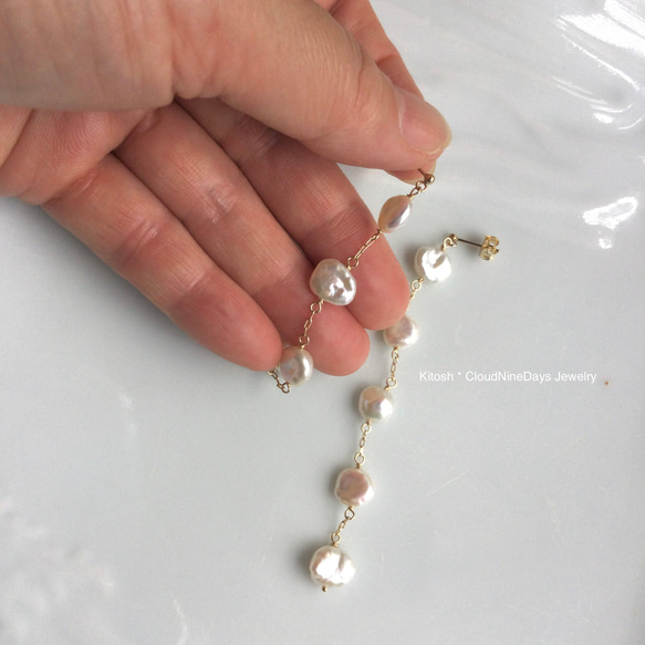 ケシのロングピアス14kgf 桜色〜白バロック大人の可憐な真珠達　※マルカン変更可 14枚目の画像