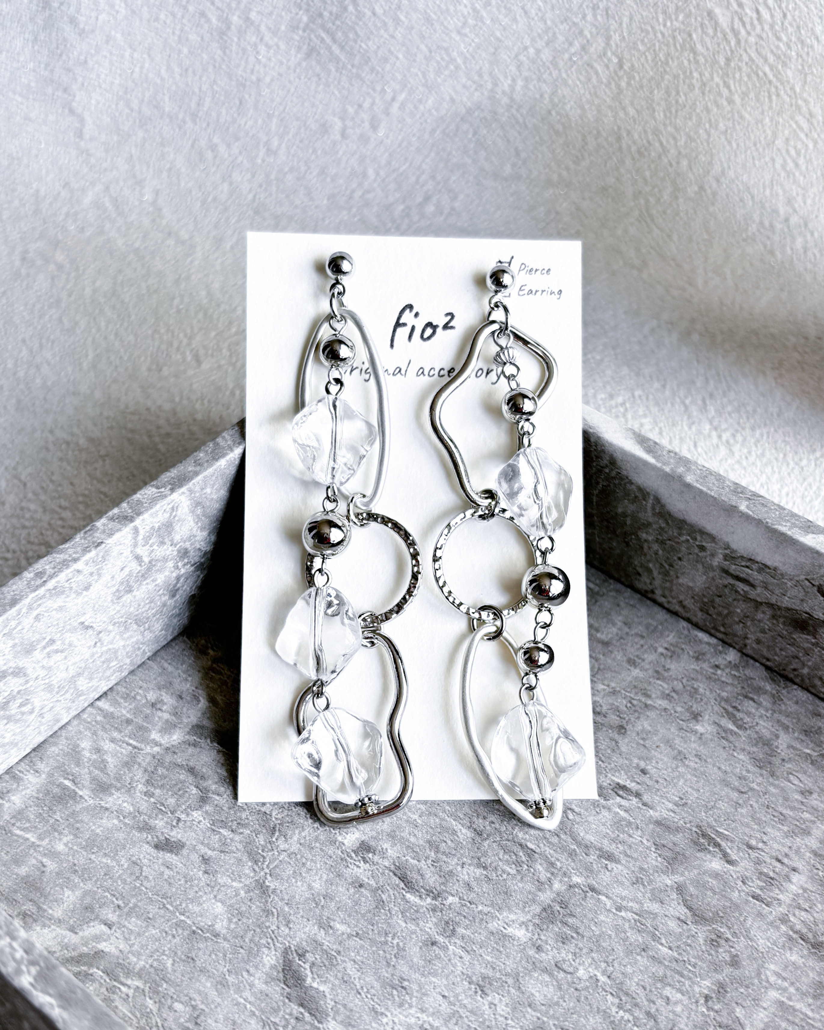 再販】シルバー クリア 氷 大ぶり アシンメトリー ピアス イヤリング