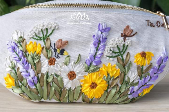 お花手刺繍ボディバッグ( ウエスト) 4枚目の画像