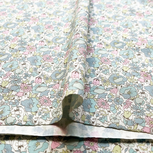 110×50花柄 生地 布 パステルカラーの小花柄 綿ブロード ブルー