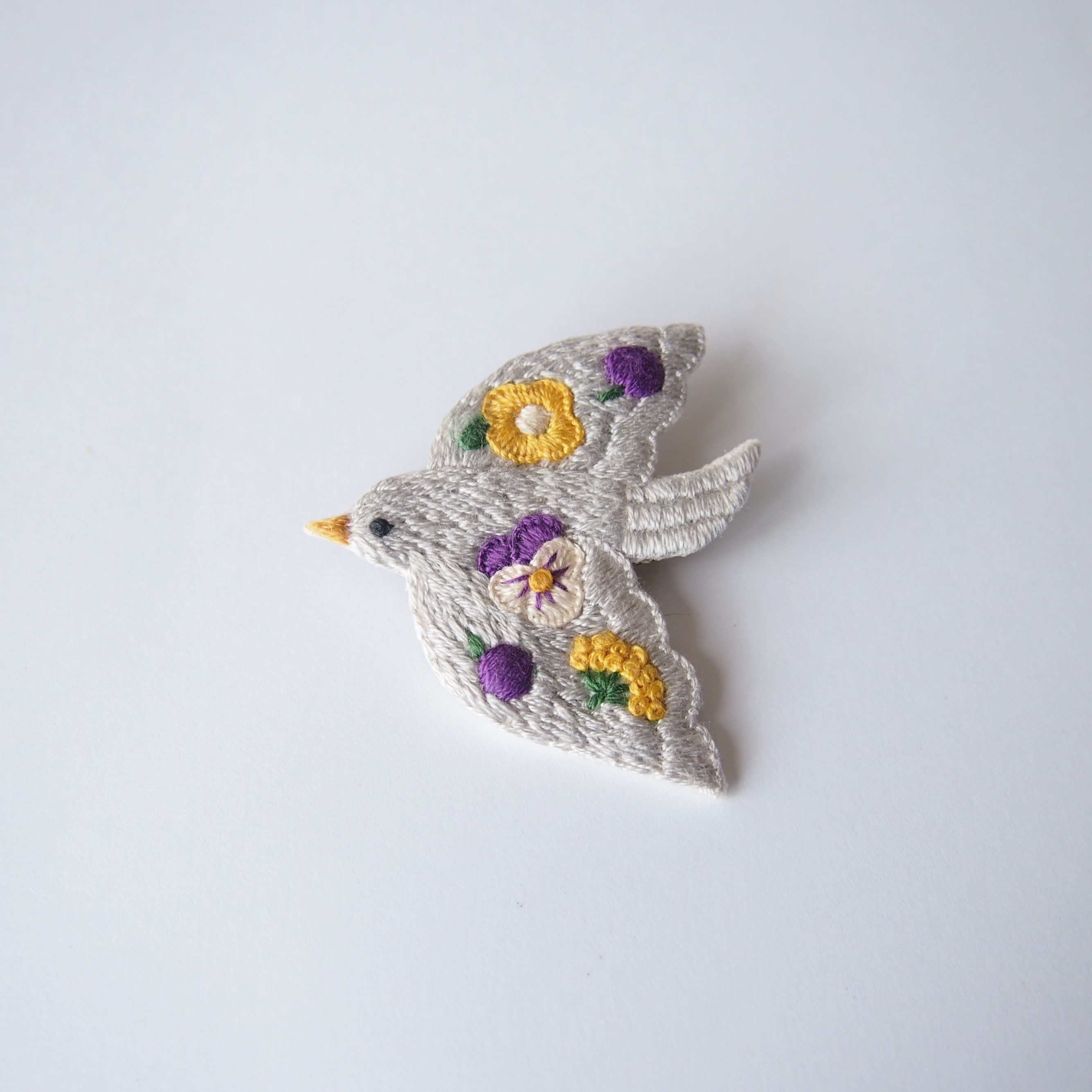 刺繍ブローチ　専用ページ 刺繍ブローチ　専用ページ