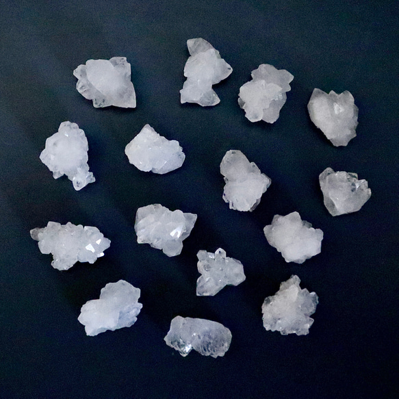 ミニサイズ水晶原石(モロッコ産/穴なし) 大きさ約12〜23mm・15個入り 2枚目の画像