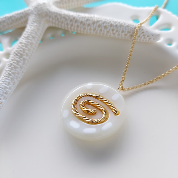 カラフルな渦巻き模様のネックレス カラフルな渦巻き模様のネックレス | ネックレス