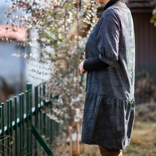 藍大島紬 格子 五分袖 パフスリーブ チュニック 着物リメイク 藍大島紬 格子 五分袖 パフスリーブ チュニック 着物リメイク