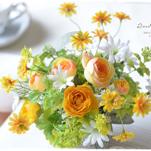 アート】デージー・ラナンキュラスのナチュラルアレンジ ギフトにも  