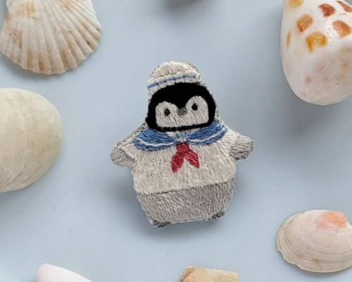 ぺんぎん水兵さん 刺繍ブローチ ブローチ mopsi 通販 16239204｜Creema