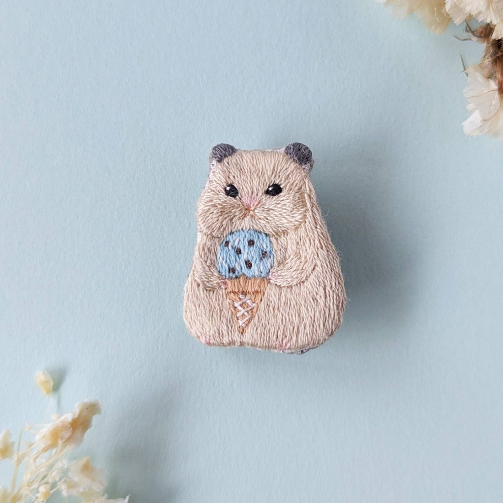 アイスとキンクマ 刺繍ブローチ ブローチ mopsi 通販 16239231