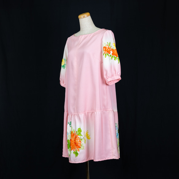 ちりめん花柄五分袖　パフスリーブ　チュニック 　ピンク　着物リメイク　シルク　反物　桔梗　菊　フリーサイズ 4枚目の画像