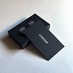 黒紙使用！ おしゃれな白印刷 シンプルモノクロデザイン ショップカード オーダー 1枚目の画像