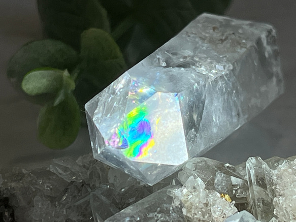 ライトニング⚡️　レインボー　雷水晶　レーザー　クリスタル　原石 1枚目の画像