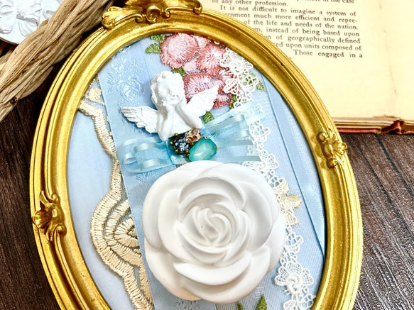 薔薇とミニ天使のアロマストーンタイプ　アンティークフレーム　アロマオイル付き 1枚目の画像