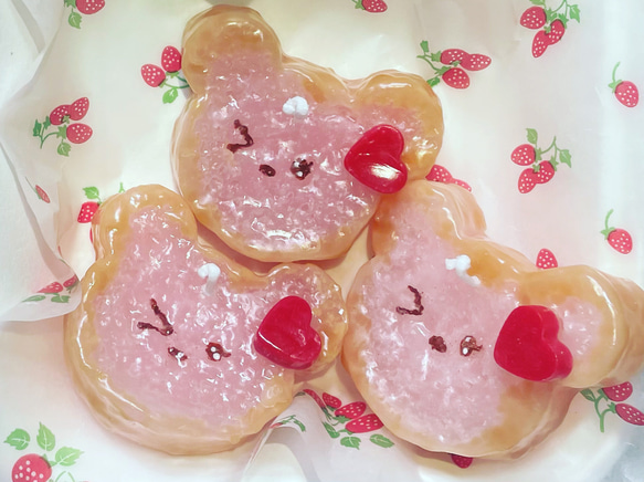 いちご食パンくまちゃん イチゴ プレゼント ギフト 引出物 食パン くま ゆめかわ ストロベリー 1枚目の画像