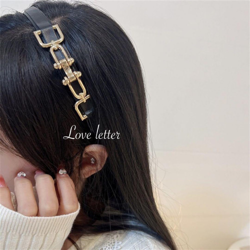 フェイクレザーバックルカチューシャ 韓国 量産型 地雷 KPOP