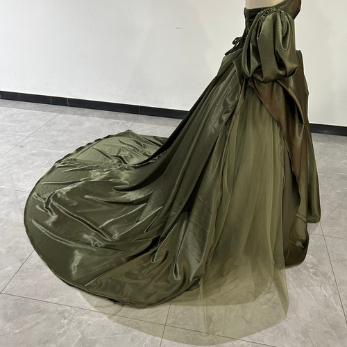 パーティードレス 深めな緑 パフスリーブ ベアトップ Aライン<br  