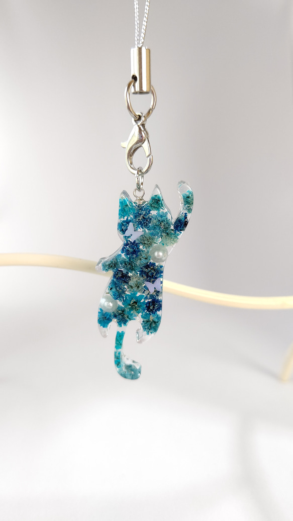 2756】ジャンピング猫 キーホルダー 天然石 リス 秋冬 チャーム 天然石