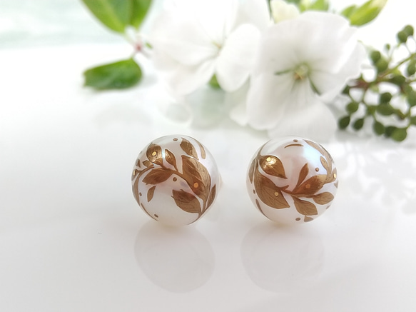 蒔絵パールピアス / 風と木の葉 / maki-e pearl earrings / leaves 3枚目の画像