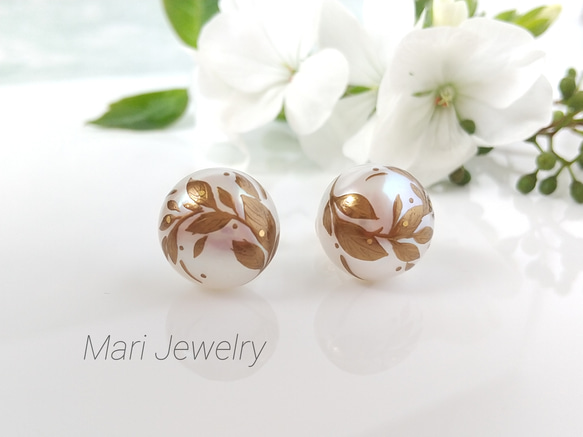 蒔絵パールピアス / 風と木の葉 / maki-e pearl earrings / leaves 1枚目の画像