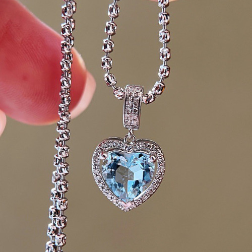 ▽ ハート形 アクアマリンペンダントトップk18