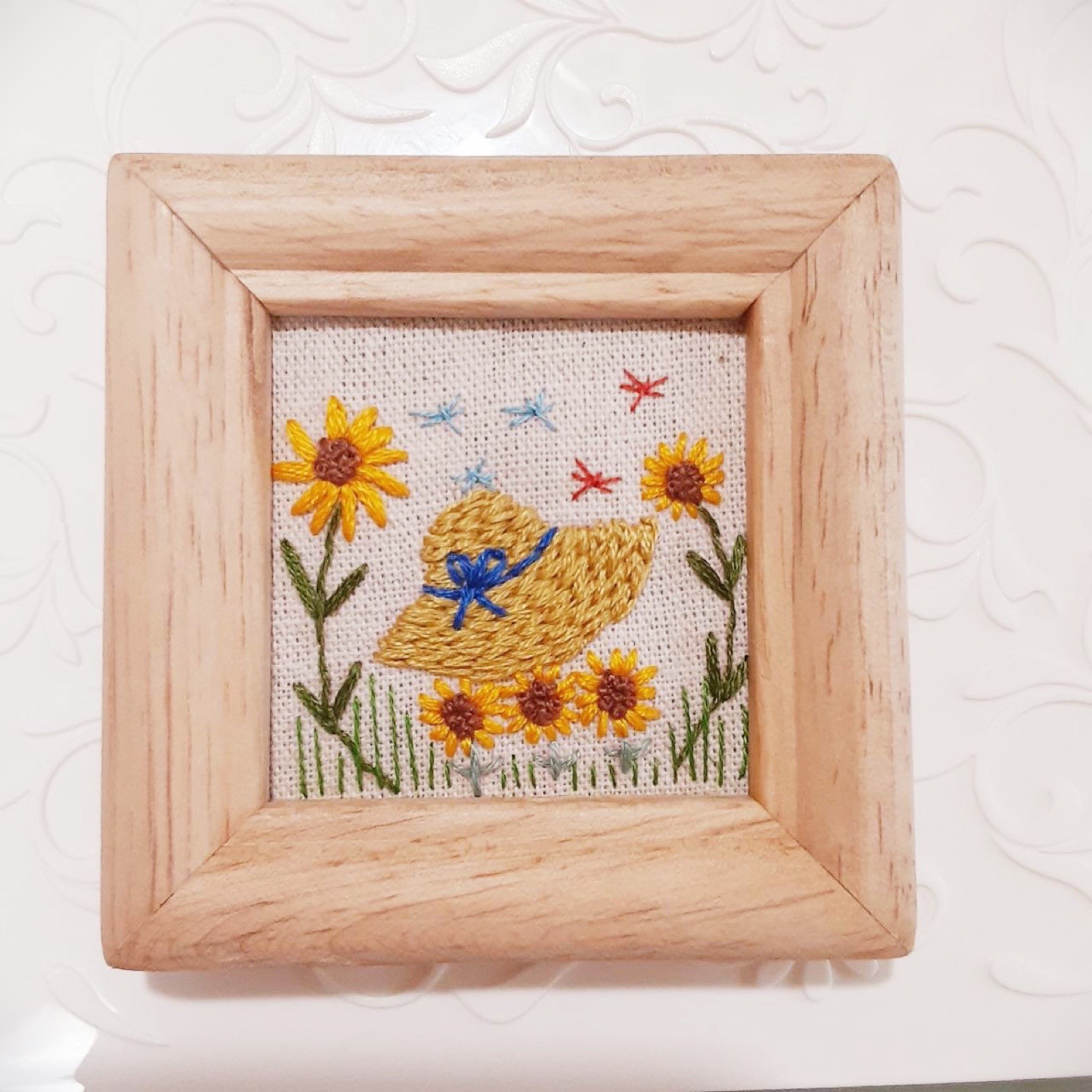 【BOXフレーム付き】羊毛刺繍『夕暮れのひまわり畑』ハンドメイド　羊毛絵画 羊毛フェルト 刺繍「ひまわり畑」フレーム ハンドメイド 風景画